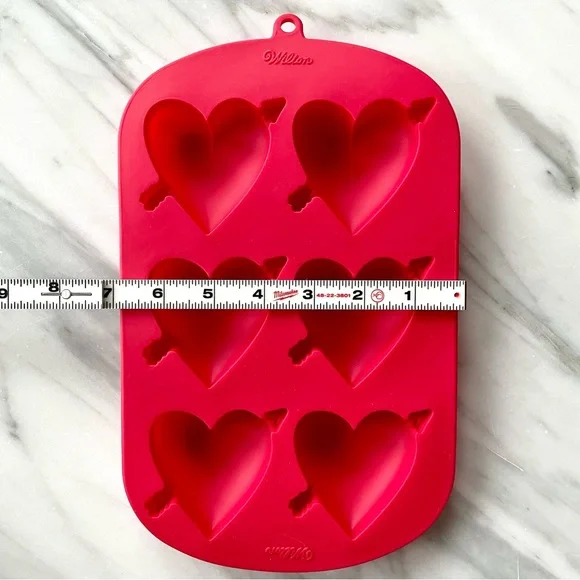 Wilton•Set of 2•Heart-Shaped Silicone Baking Molds•Rice Krispies/Brownies/Cakes - Picture 8 of 12